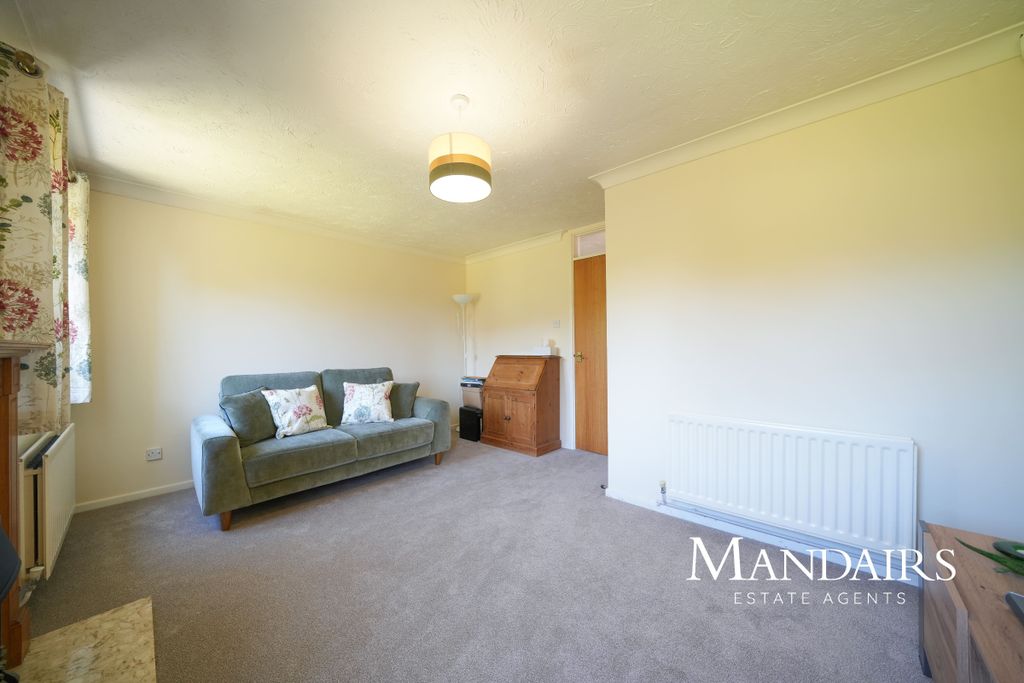 Property photo 2 of 28