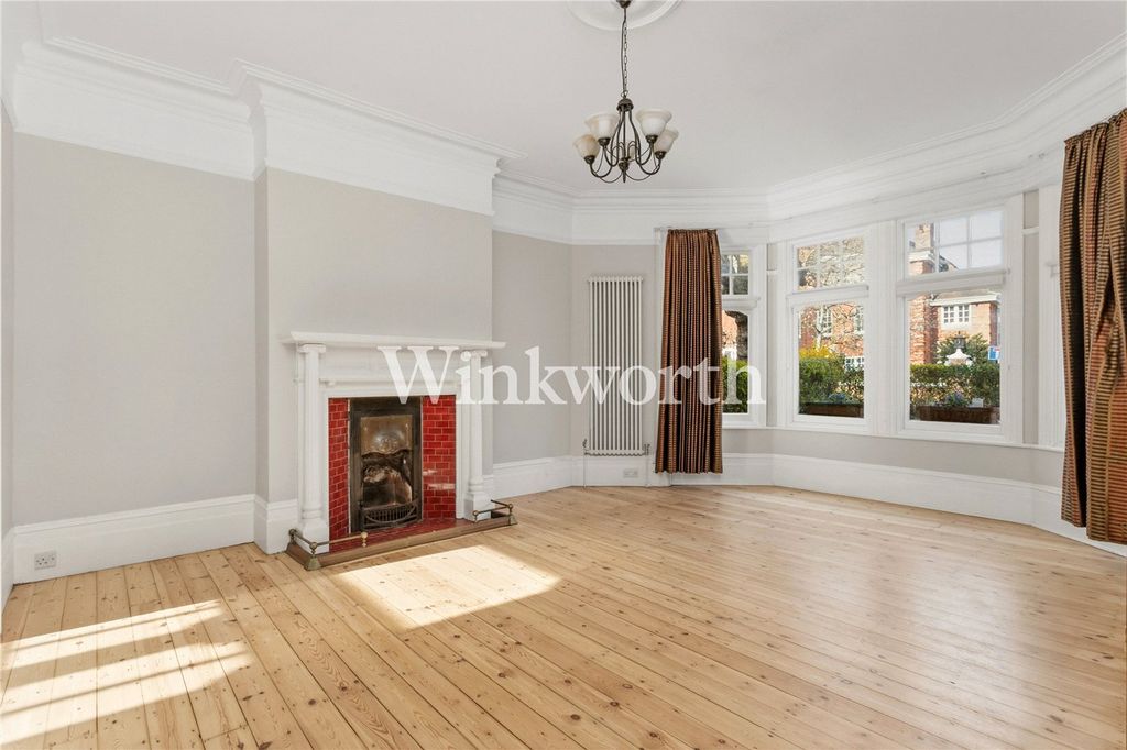 Property photo 3 of 21 Picture No. 06