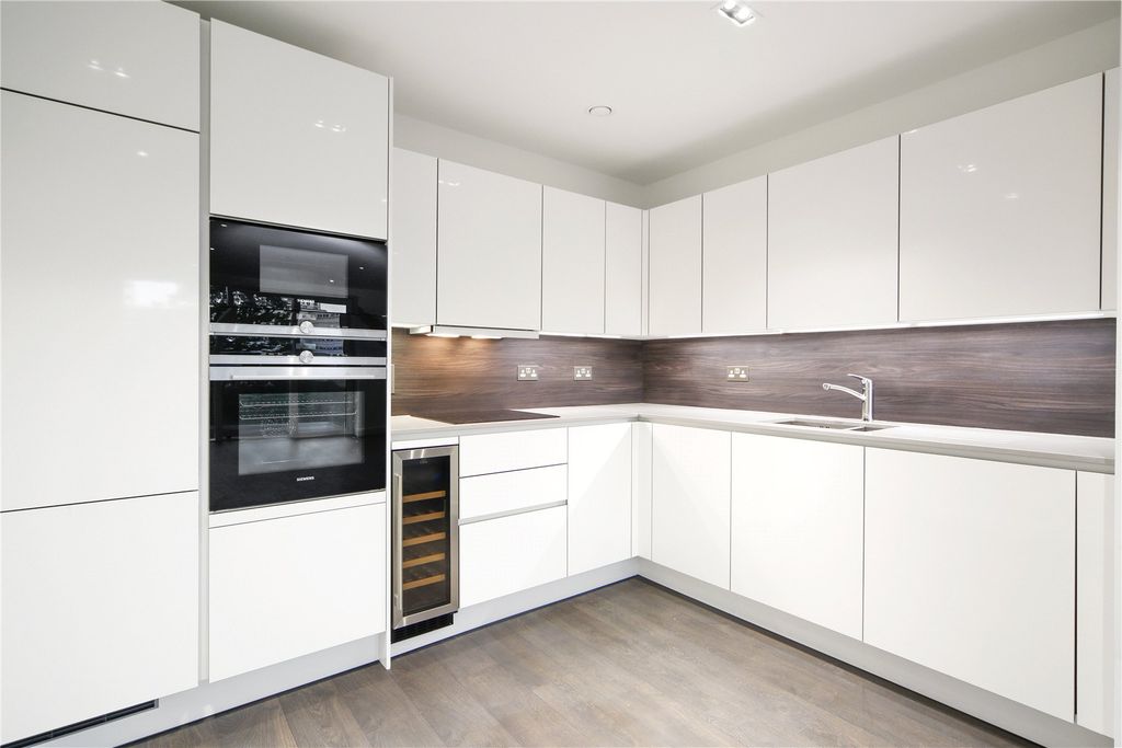 Property photo 2 of 18 Picture No. 04