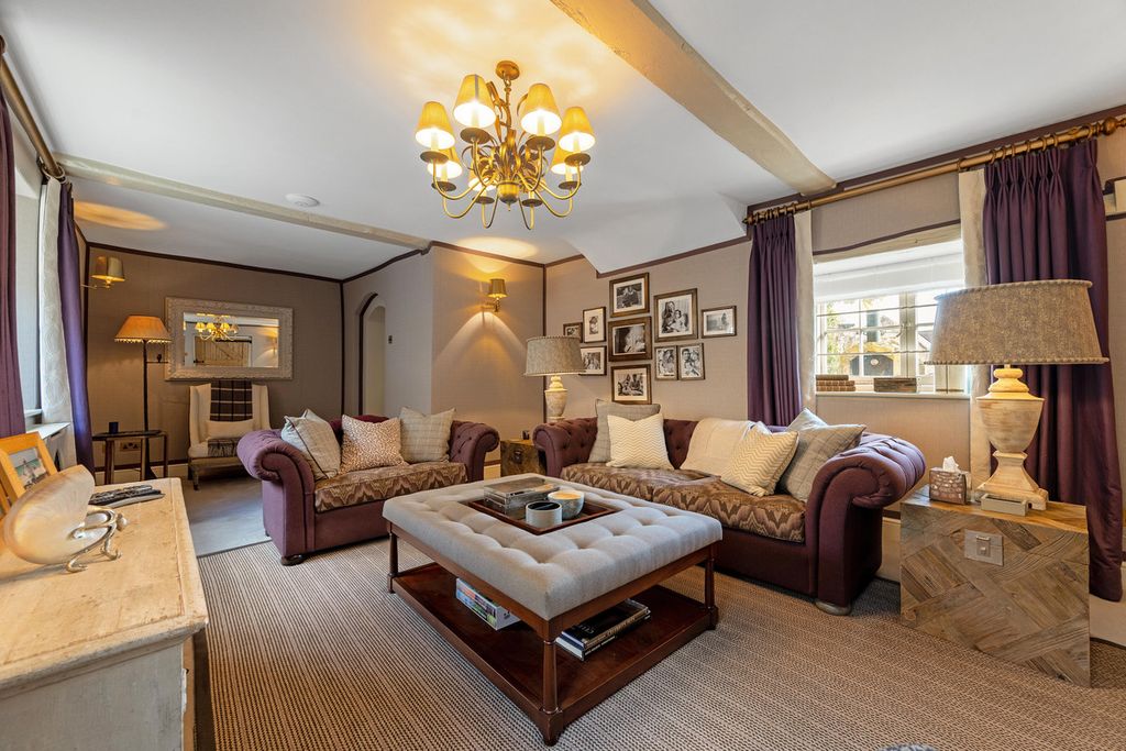 Property photo 2 of 50