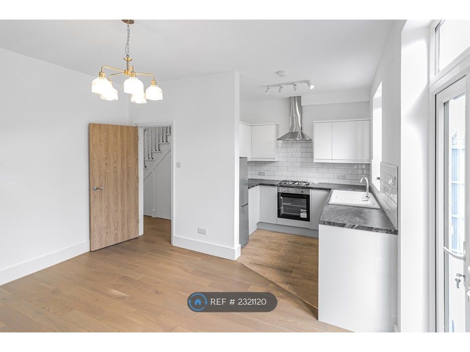 Property photo 2 of 14 Kitchen