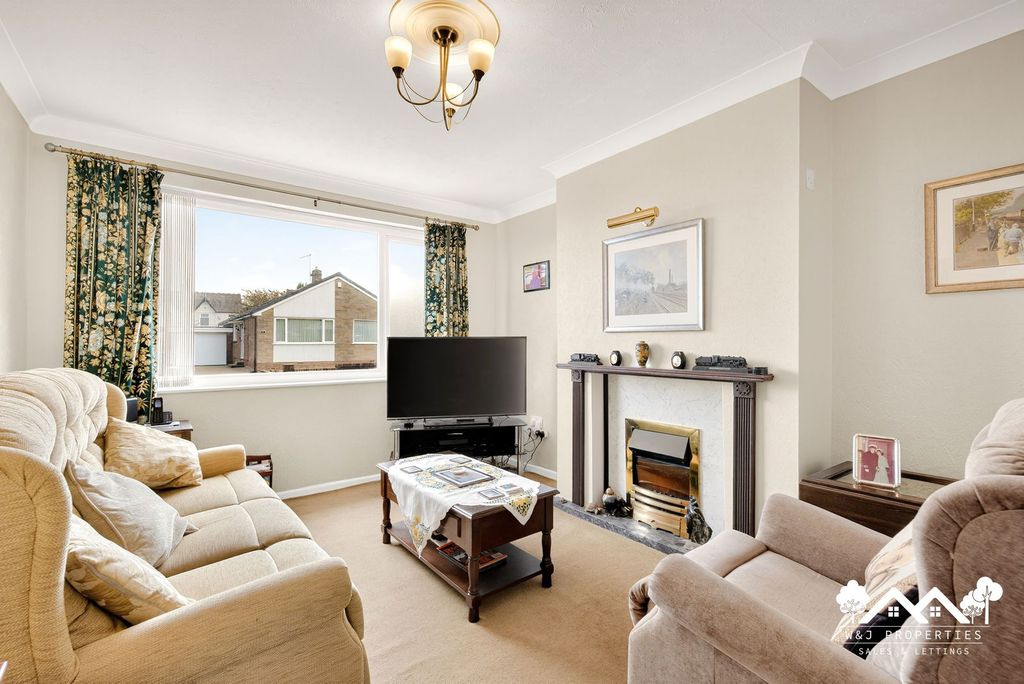 Property photo 2 of 28