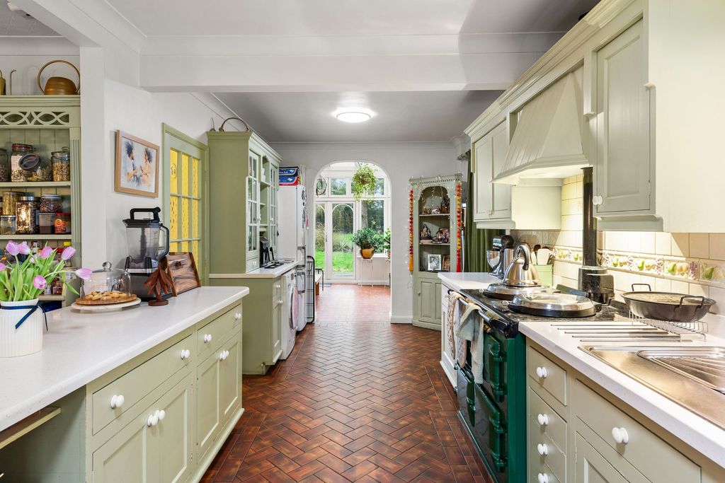 Property photo 3 of 36