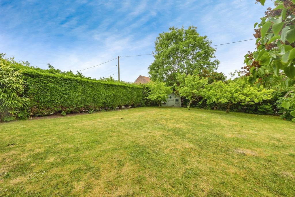 Property photo 2 of 21