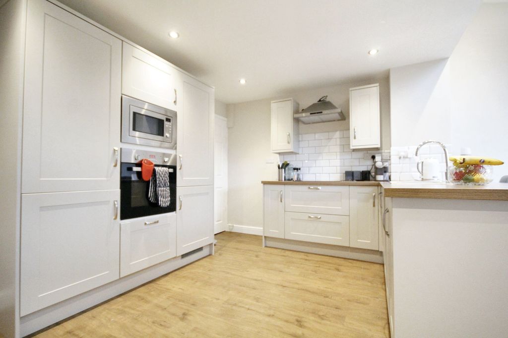 Property photo 3 of 14 Kitchen Area