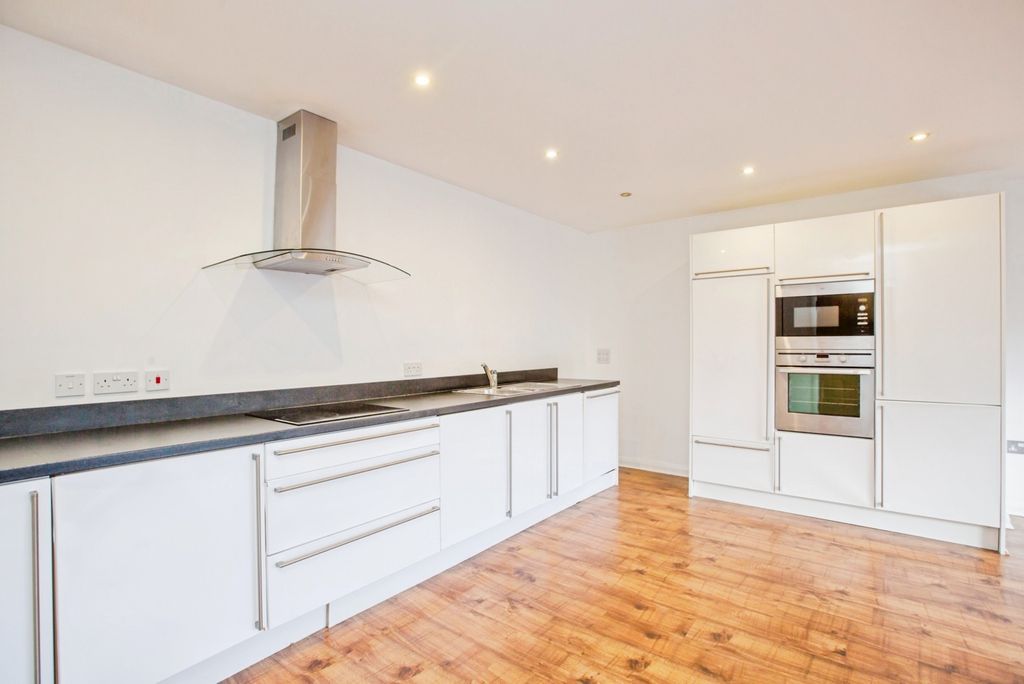 Property photo 3 of 20 Kitchen Area