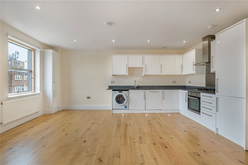 Property photo 3 of 19 Kitchen/Lounge/Diner