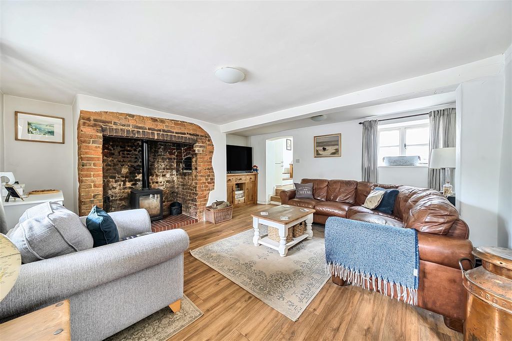 Property photo 2 of 22 Sitting Room