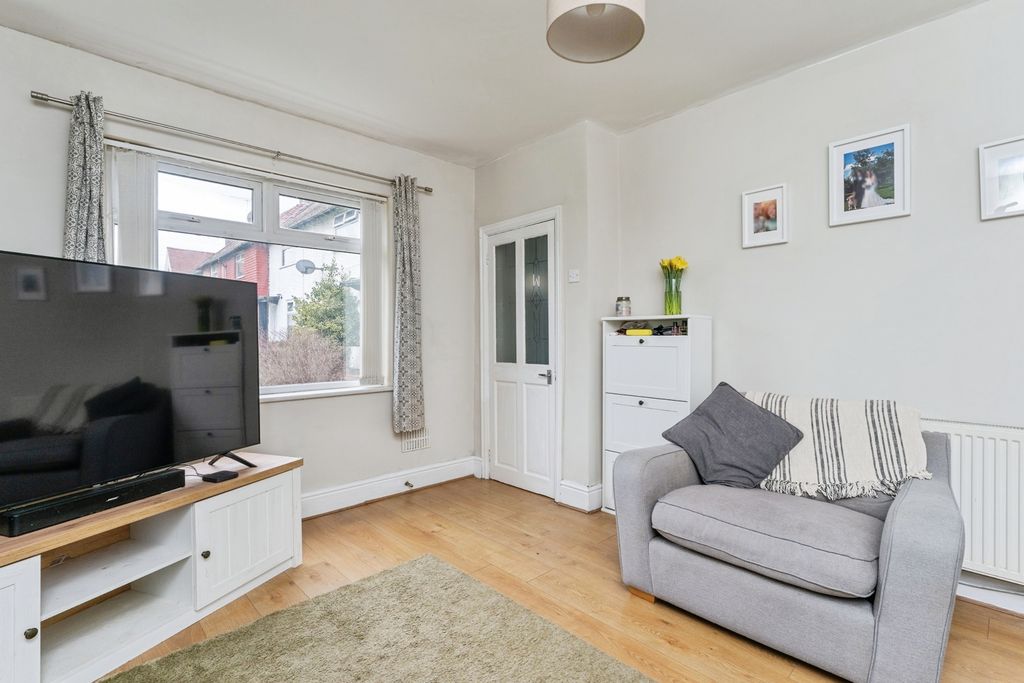 Property photo 2 of 20 Pbox-Img.Jpg