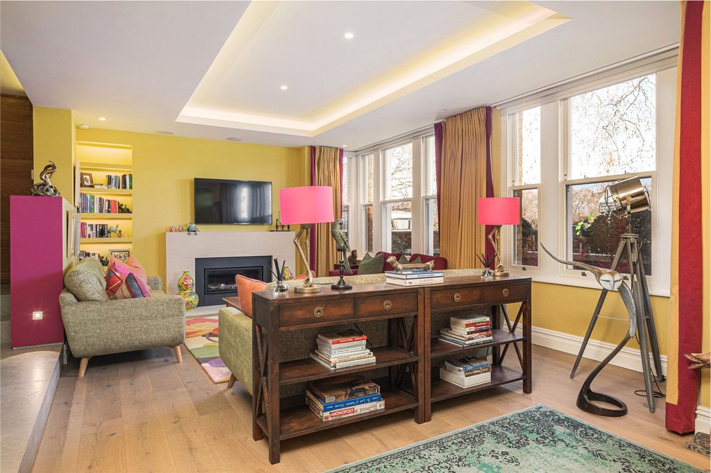 Property photo 3 of 19 Family Room