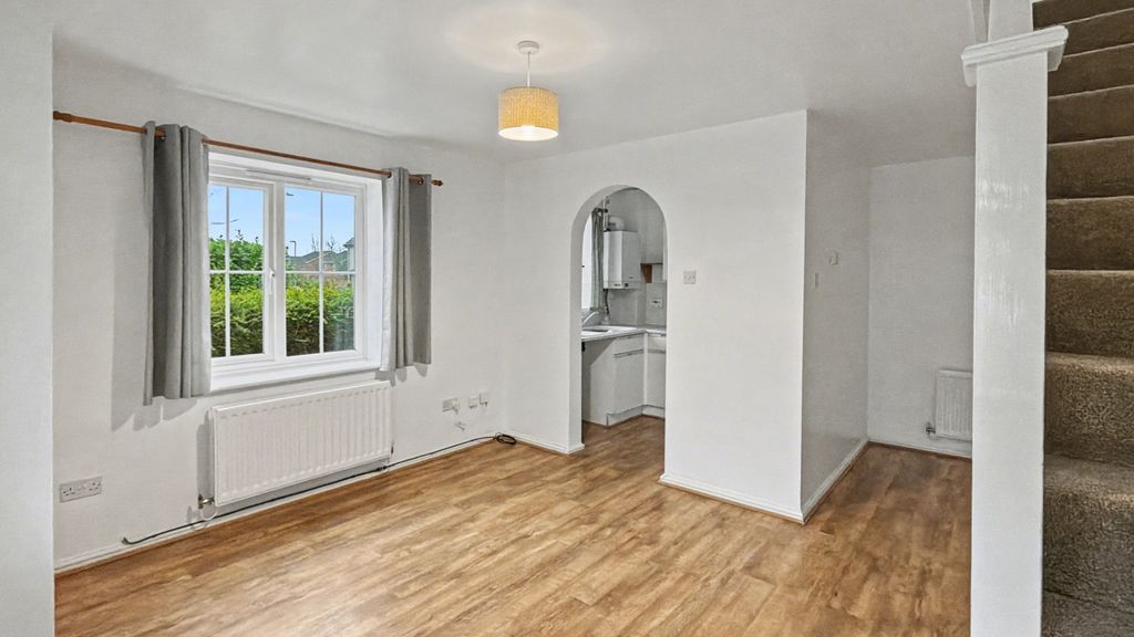 Property photo 3 of 7 4827064