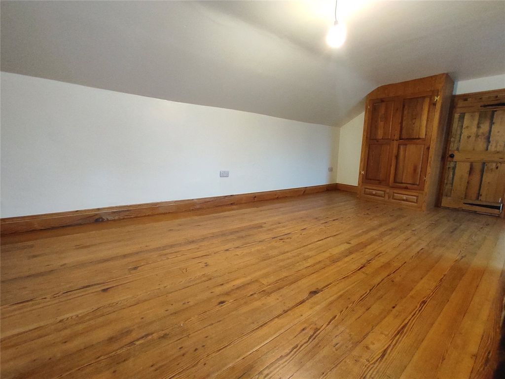 Property photo 3 of 6 Picture No. 04