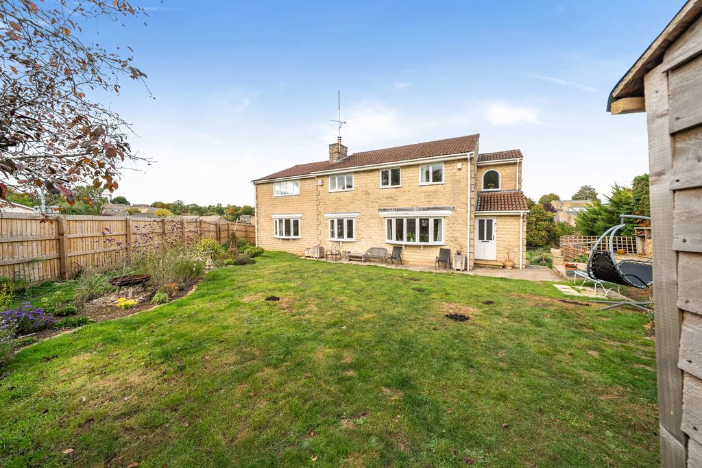 Property photo 1 of 27