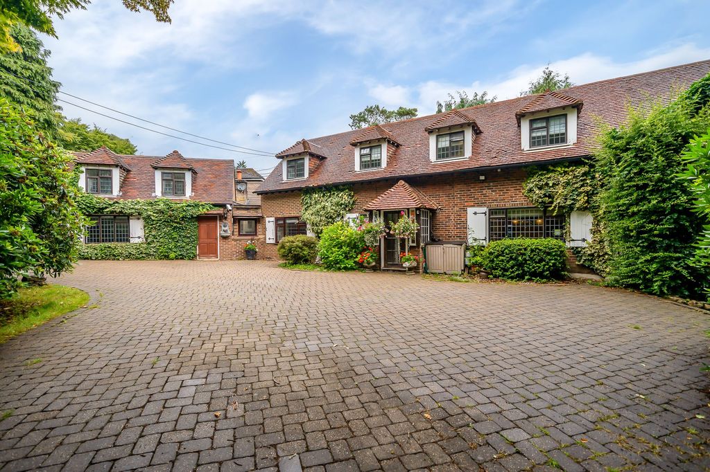 Property photo 1 of 40