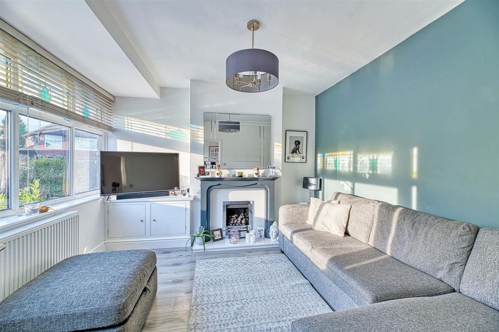 Property photo 2 of 10 Lounge