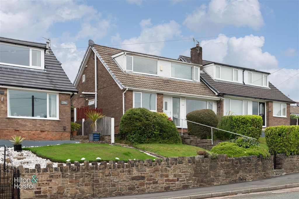 Property photo 1 of 17 Briercliffe Road