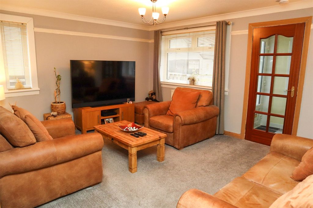 Property photo 2 of 13 Lounge