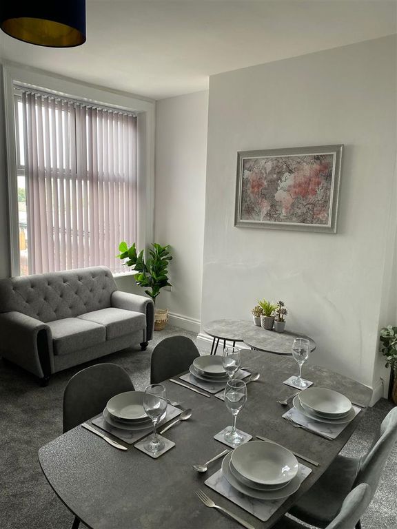 Property photo 2 of 7 Communal Living Area