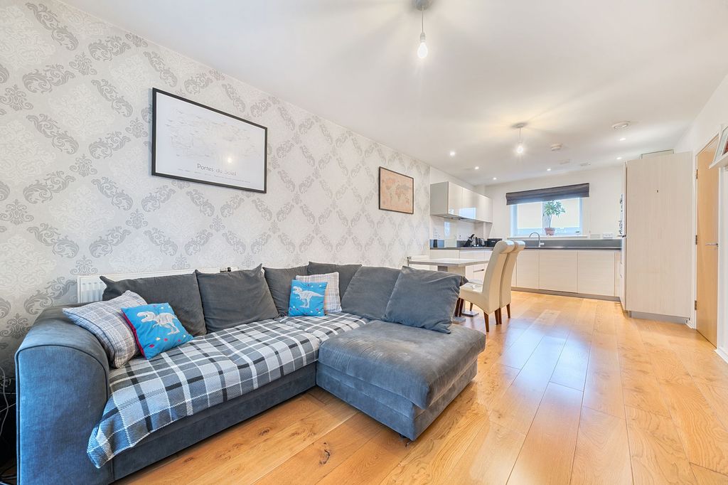 Property photo 3 of 12