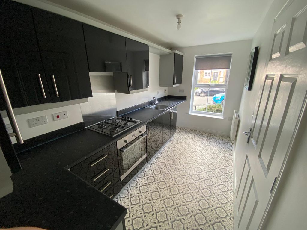 Property photo 3 of 15 Kitchen