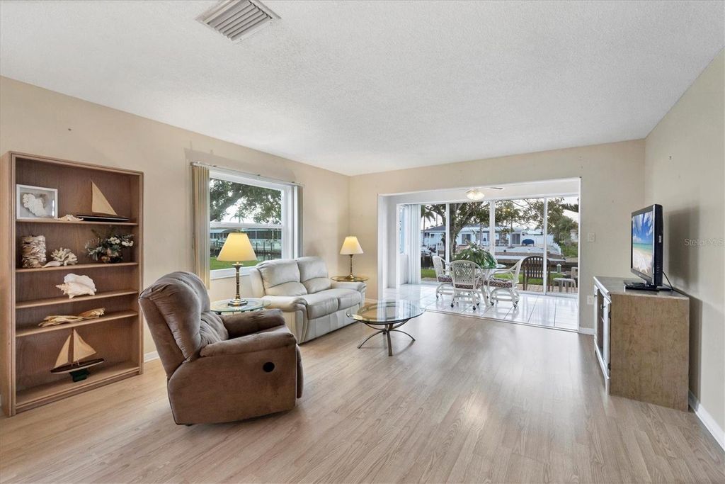 Property photo 3 of 19 <Alttext/>