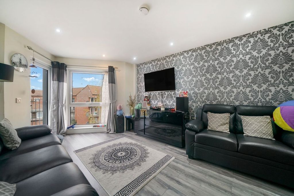 Property photo 2 of 15