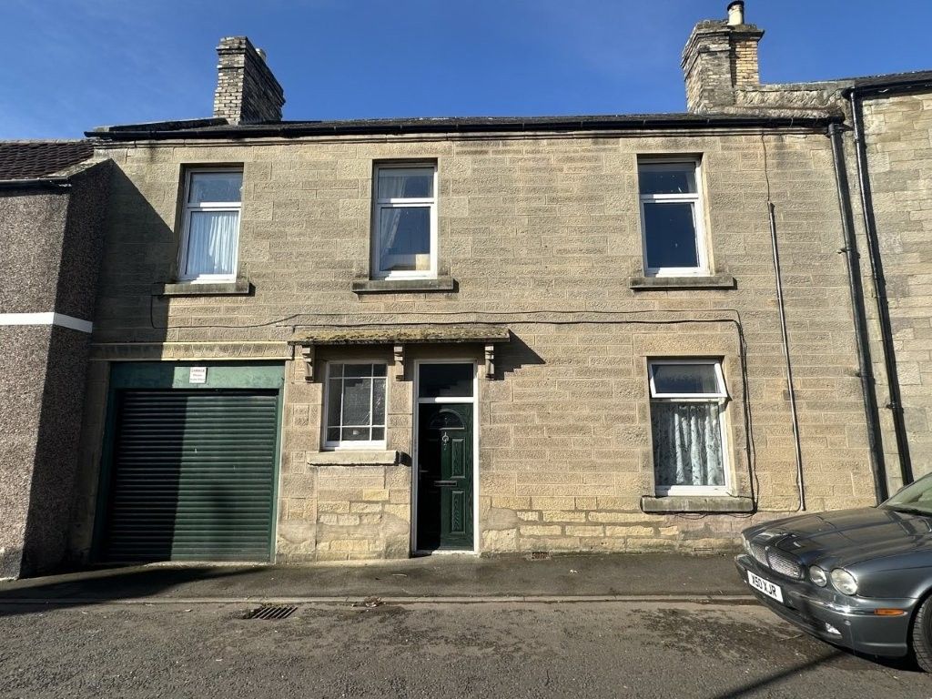 Property photo 2 of 33