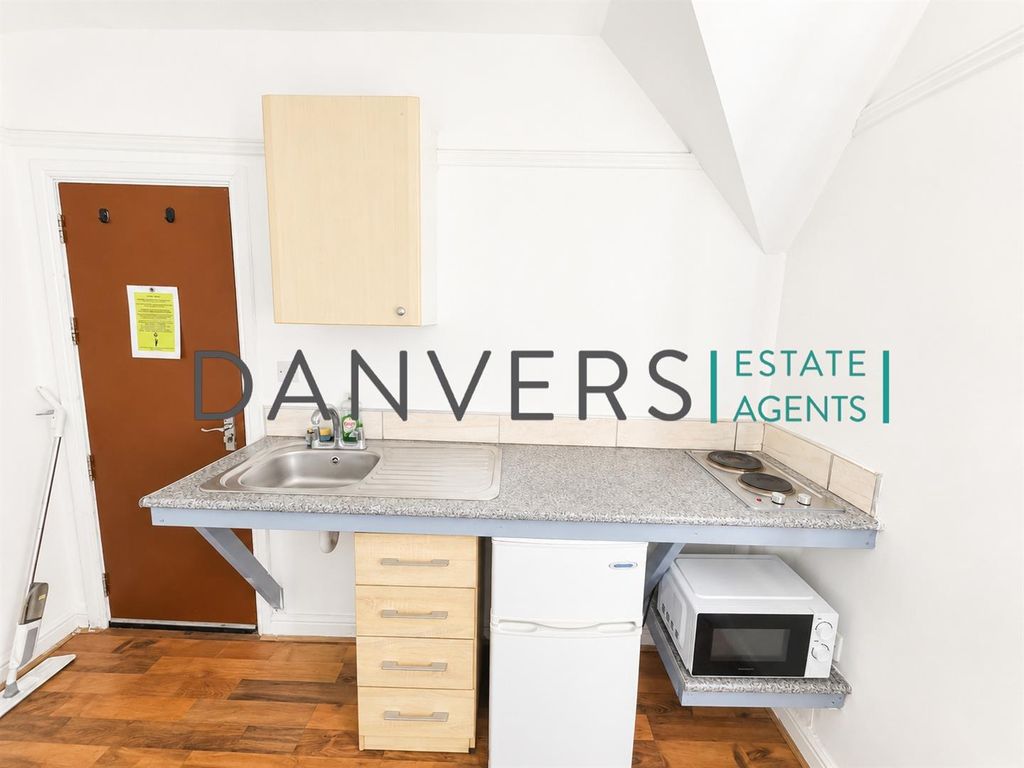 Property photo 2 of 4 Kitchen.Jpg