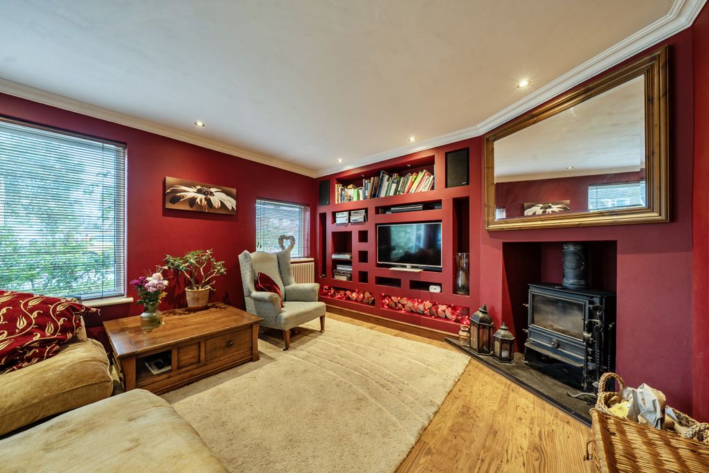 Property photo 2 of 12