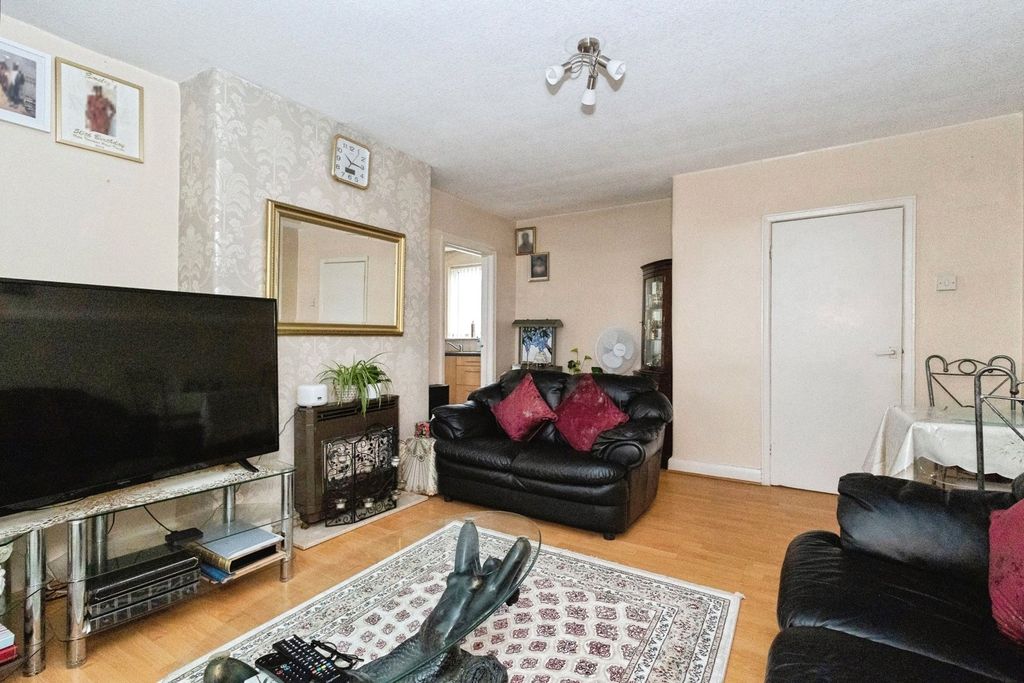 Property photo 2 of 17 Photo