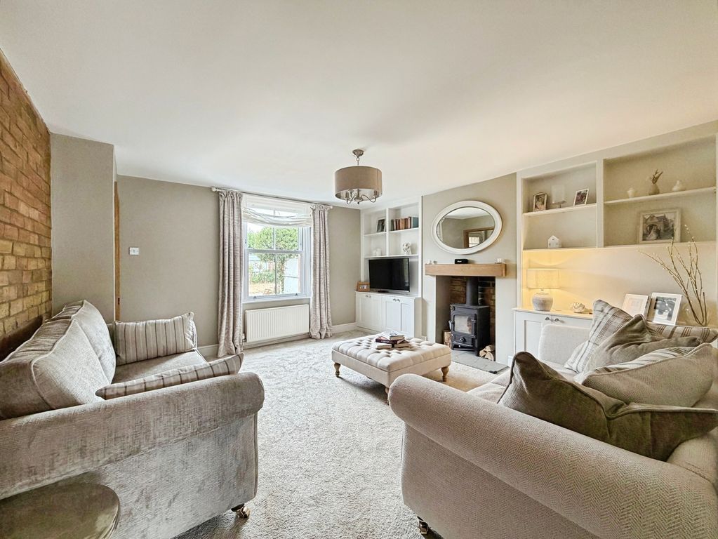 Property photo 2 of 37 Pbox-Img.Jpg