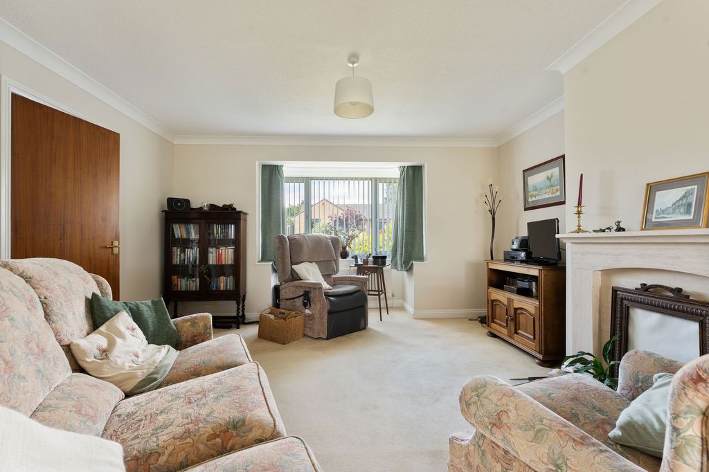 Property photo 3 of 12