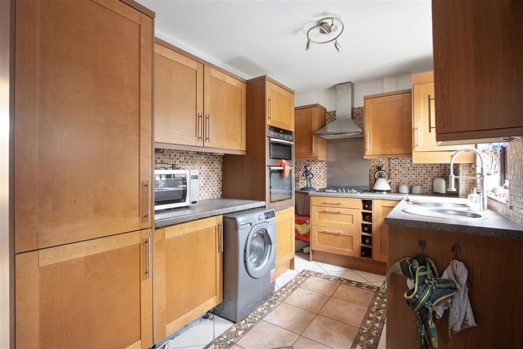 Property photo 2 of 15 Kitchen