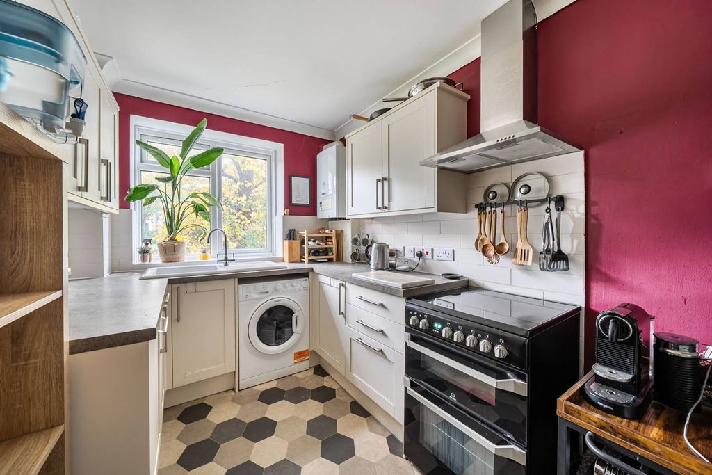 Property photo 3 of 23