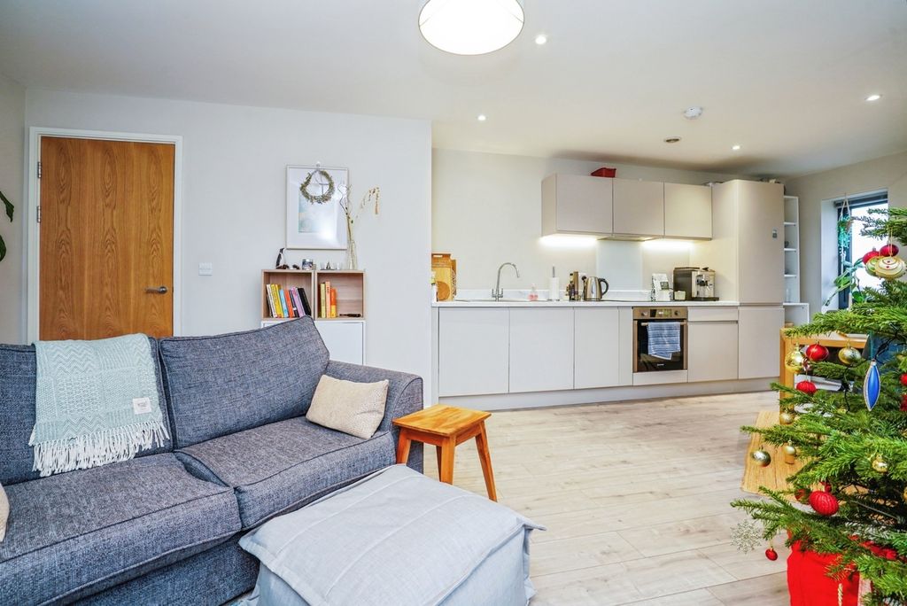 Property photo 1 of 14 Pbox-Img.Jpg