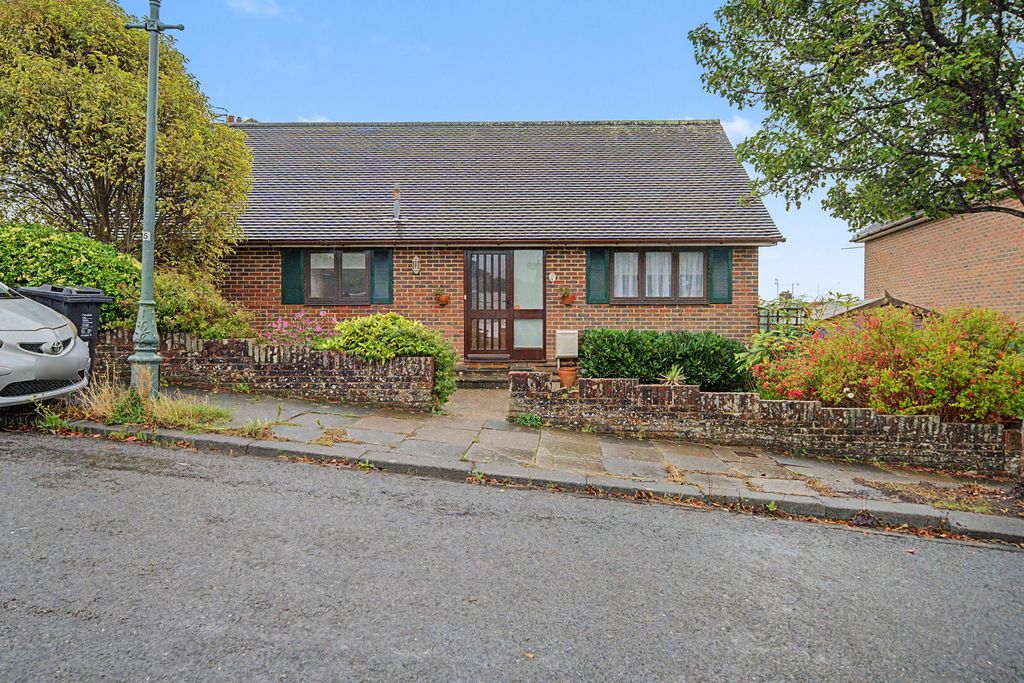 Property photo 1 of 10 Front (Exterior)