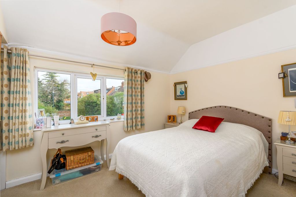 Property photo 3 of 28