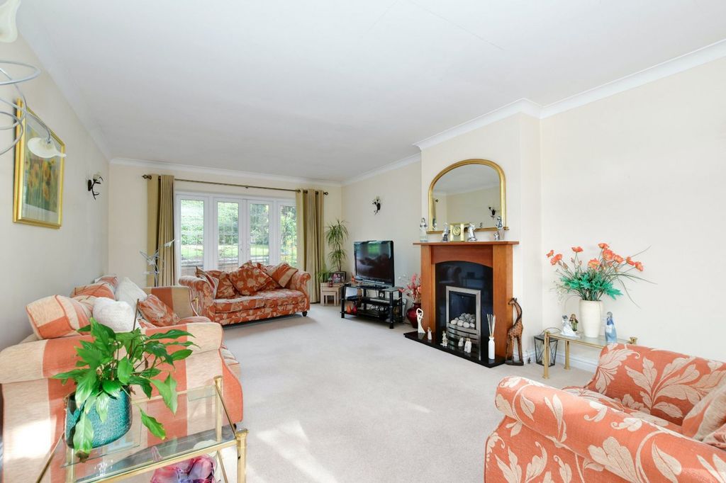 Property photo 2 of 28 Picture No. 19
