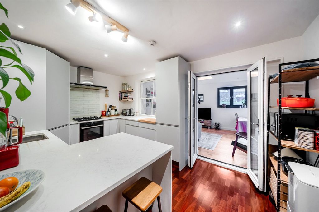 Property photo 2 of 19 Kitchen