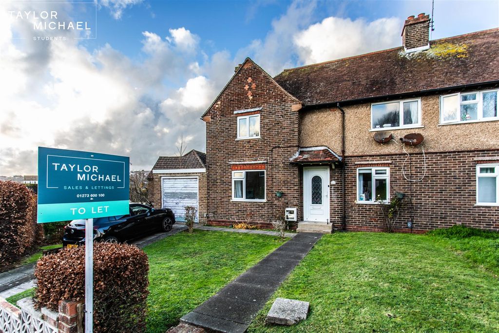 Property photo 1 of 10 External