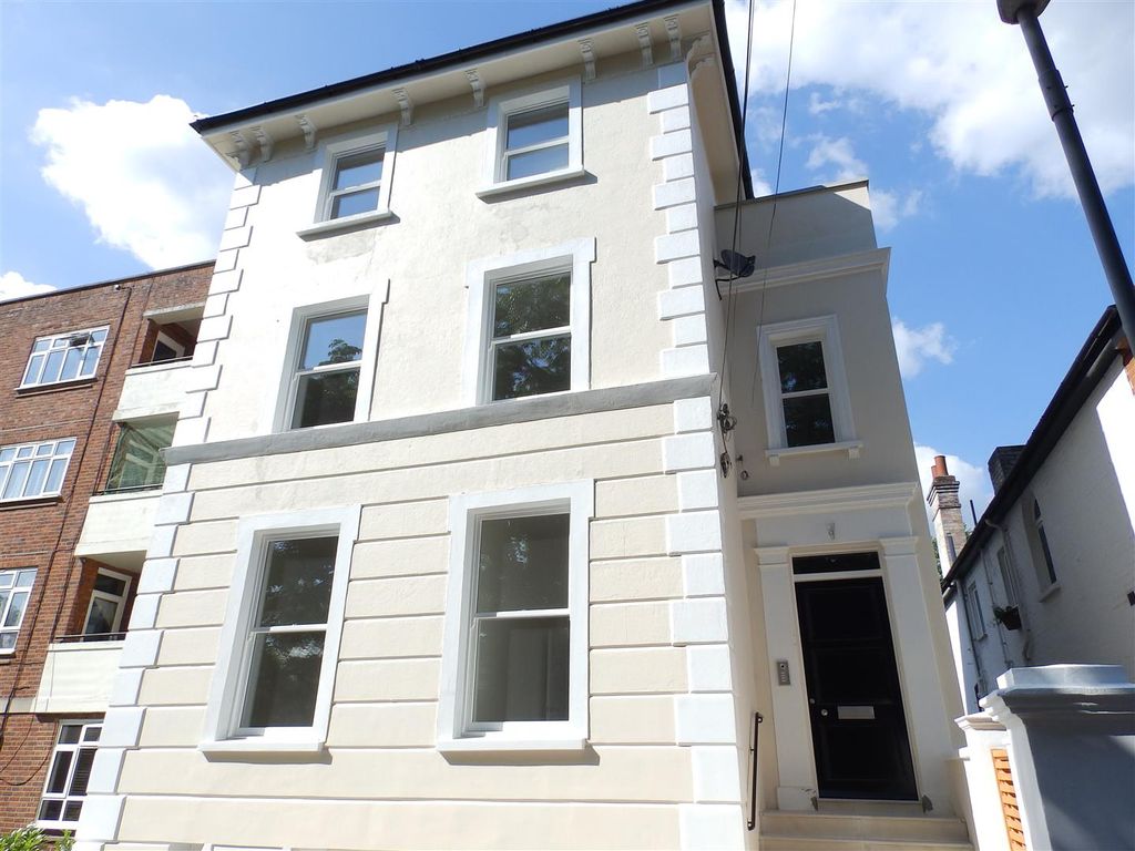 Property photo 1 of 8 P6210001.Jpg