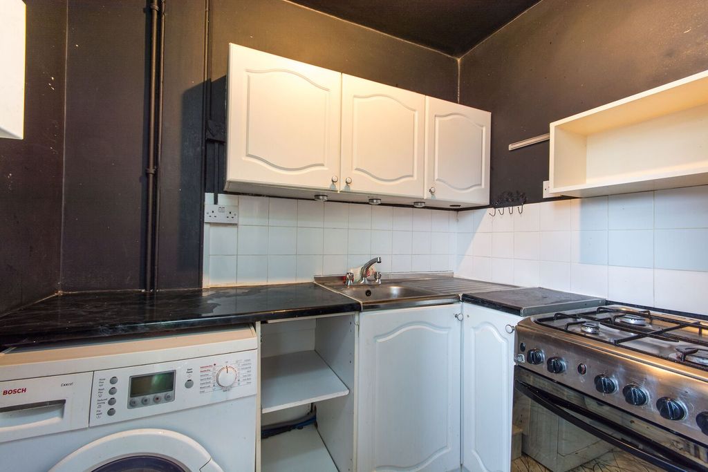 Property photo 2 of 5