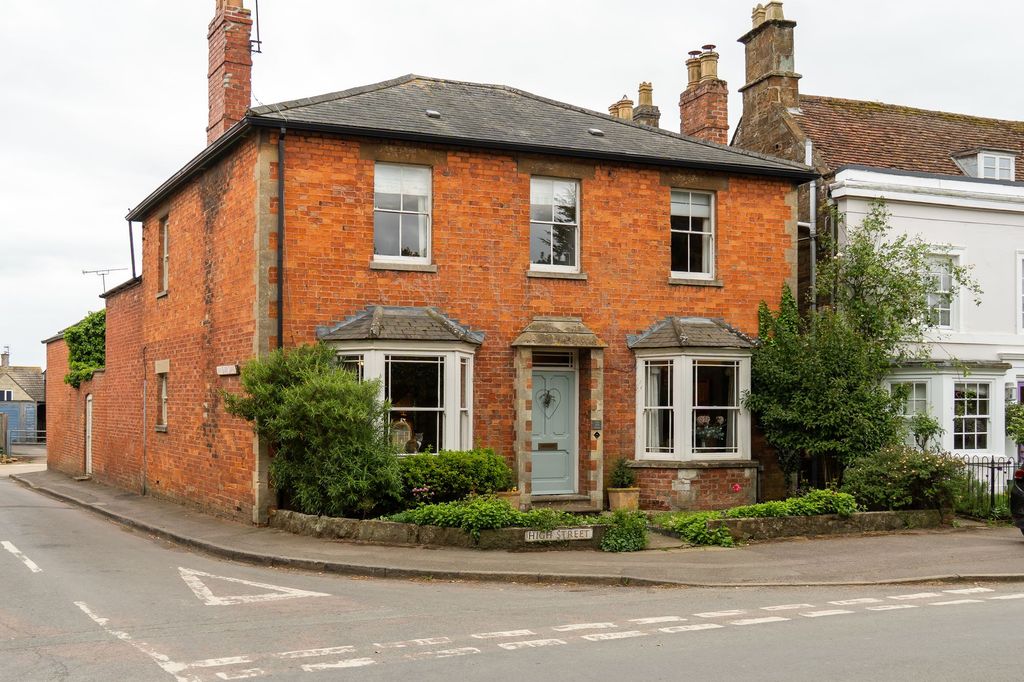 Property photo 1 of 38