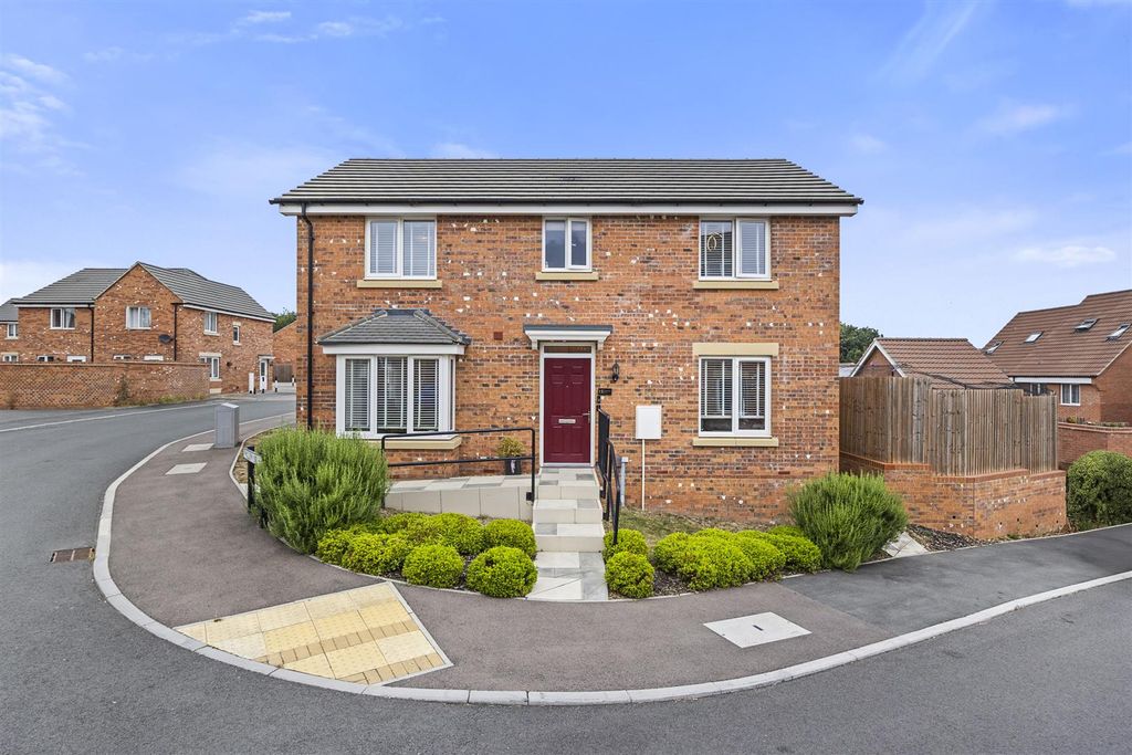 Property photo 1 of 21 15Woodpeckerlaneweb_001.Jpg