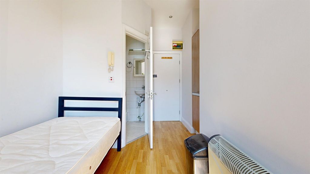 Property photo 3 of 9 67Ebf7977Adfb17B7368Dd2E_17Cb8Ffe1857B481d0d0Ec41F