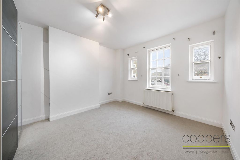 Property photo 1 of 12 Bedroom 1