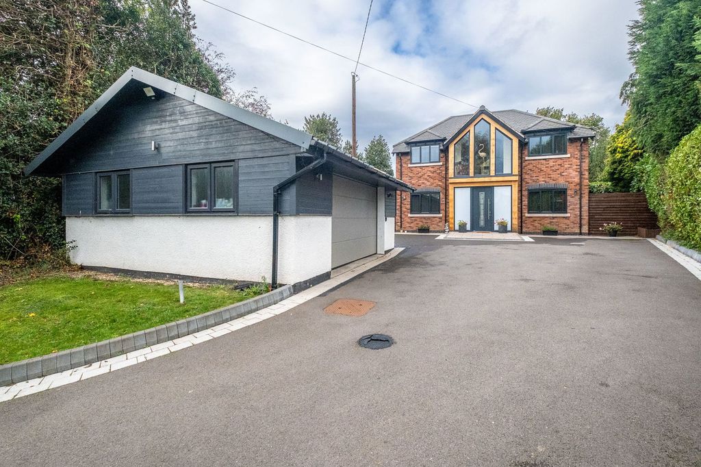 Property photo 2 of 43