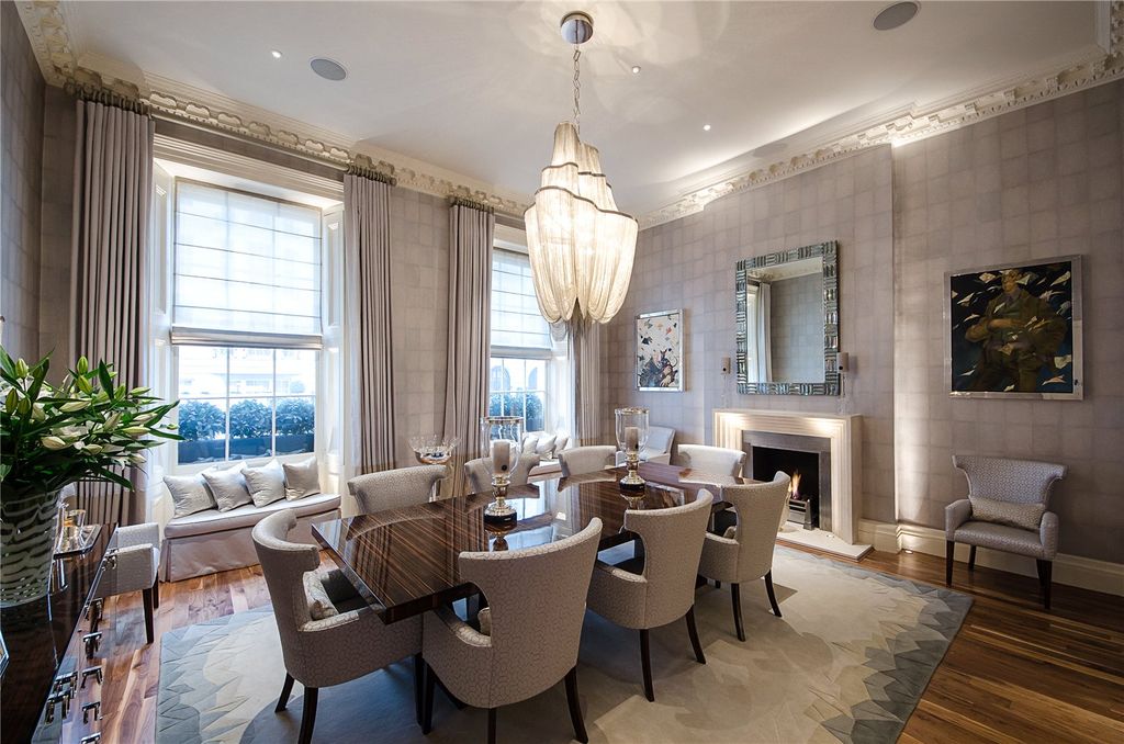 Property photo 3 of 9 Dining Room