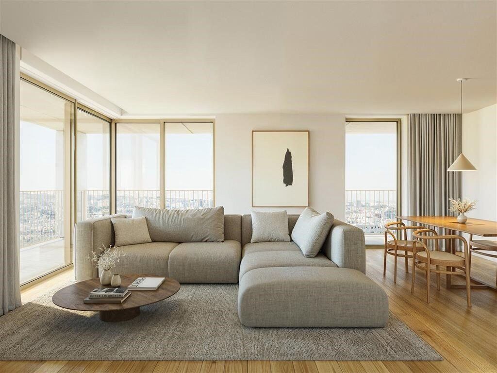 Property photo 1 of 16 3-Bedroom Apartment, In The Fernão Magalhães 127, In Bonfim, Porto