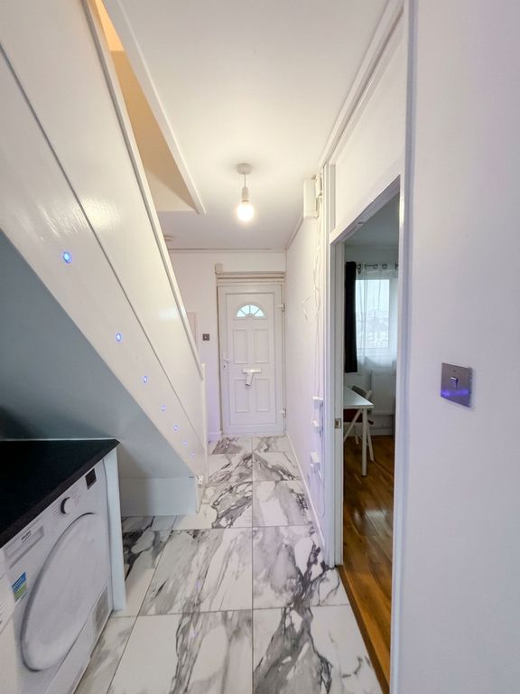 Property photo 3 of 12 Entrance